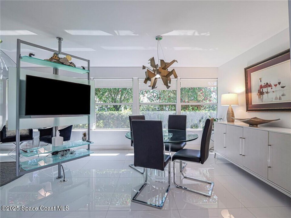105 Grove Isle Cir in Vero Beach, FL - Building Photo
