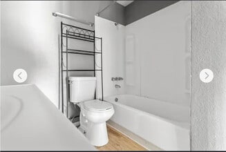 Villa Alegre Apartamentos in Kansas City, KS - Building Photo - Building Photo