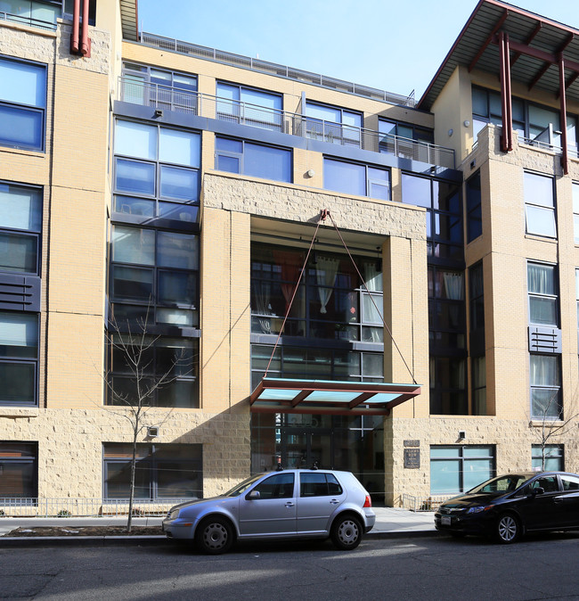 Adams Row in Washington, DC - Foto de edificio - Building Photo