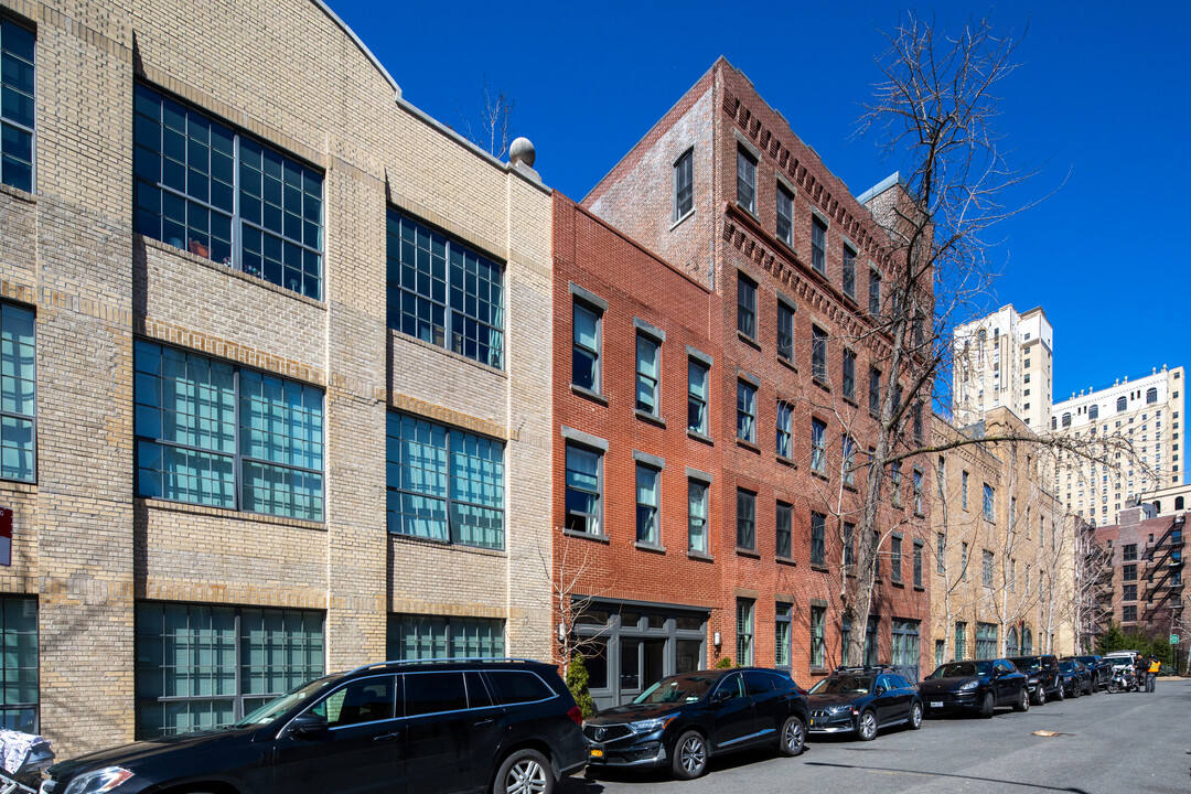 Love Lane Mews in Brooklyn, NY - Foto de edificio