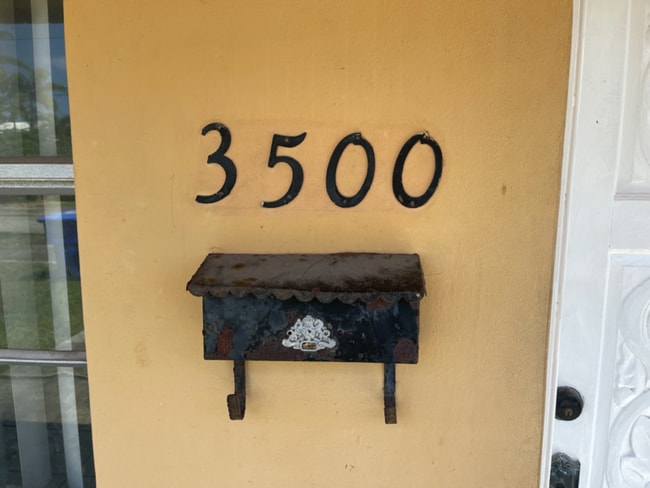 3500 SW 24th St in Miami, FL - Building Photo - Building Photo