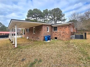 705 Dwain Dr in Fayetteville, NC - Foto de edificio - Building Photo