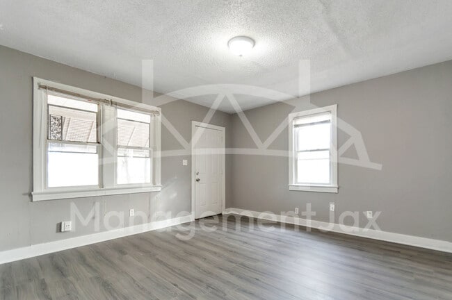 2568 Commonwealth Ave in Jacksonville, FL - Building Photo - Building Photo
