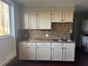 3 Howard St, Unit D in Springvale, ME - Building Photo - Building Photo