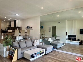 7217 Marina Pacifica Dr S in Long Beach, CA - Building Photo - Building Photo