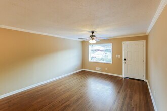 9601 Red Ln Dr in Birmingham, AL - Building Photo - Building Photo