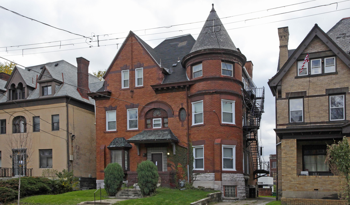 359 S Negley Ave in Pittsburgh, PA - Building Photo