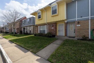 11002 Hammerly Blvd in Houston, TX - Building Photo - Building Photo