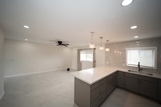 98-179 Kauhihau Pl, Unit Up 2 in Pearl City, HI - Foto de edificio - Building Photo