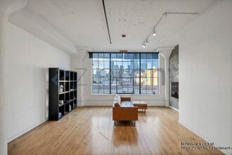 420 San Pedro St in Los Angeles, CA - Foto de edificio - Building Photo