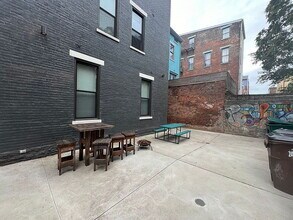 526 E 12th St in Cincinnati, OH - Building Photo - Building Photo