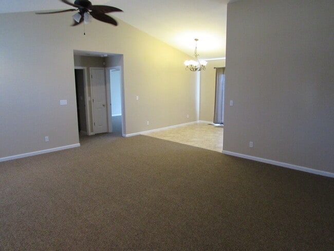 20901 Lacombe Rd in Waynesville, MO - Building Photo - Building Photo