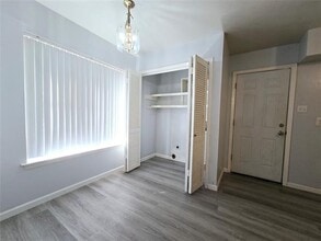 902 Spring Valley Plaza in Richardson, TX - Building Photo - Building Photo