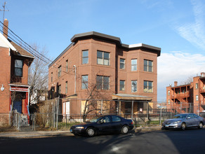 89-95 Chestnut St in Hartford, CT - Foto de edificio - Building Photo