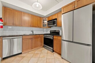 300 Communipaw Ave in Jersey City, NJ - Building Photo - Building Photo
