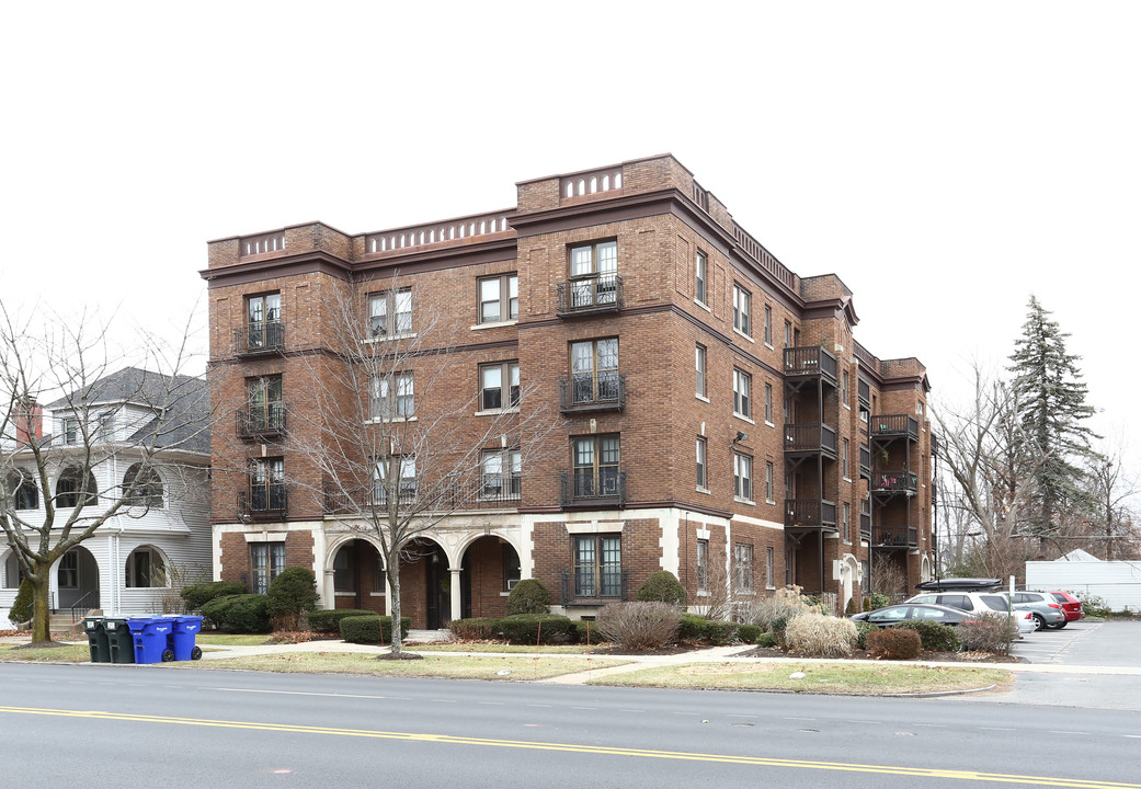 Parkview Apartments in Springfield, MA - Building Photo