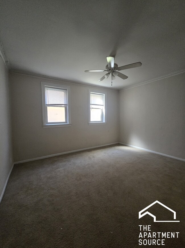 property at 1961 W Foster Ave
