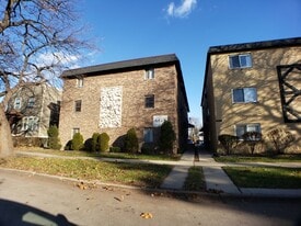 1124 Dunlop Ave in Forest Park, IL - Building Photo