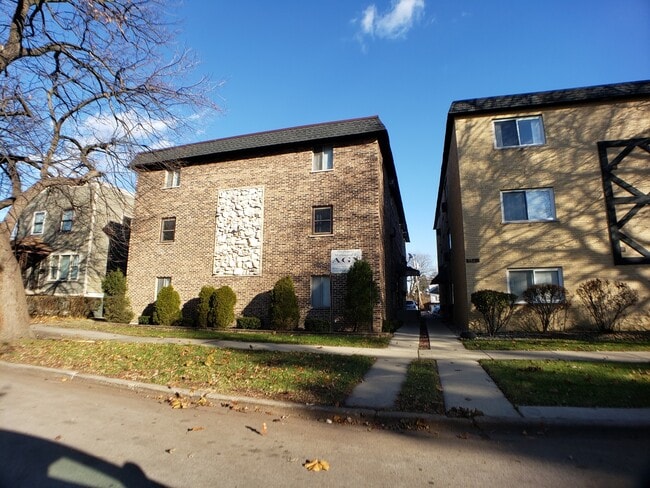 property at 1124 Dunlop Ave