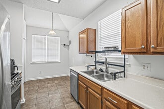 29 Camellia Ln in Hampton, VA - Building Photo - Building Photo