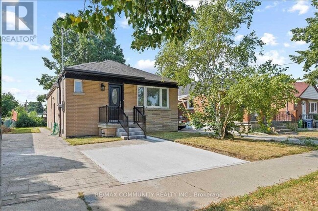 31 Flintridge Rd in Toronto, ON - Building Photo - Building Photo