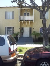744 Walnut Ave in Long Beach, CA - Foto de edificio - Building Photo