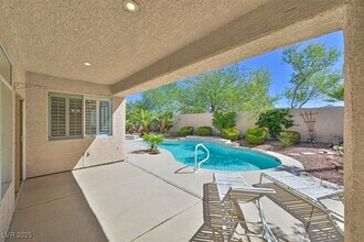 54 Ancient Hills Ln in Henderson, NV - Building Photo - Building Photo