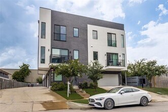 4640 Munger Ave in Dallas, TX - Building Photo - Building Photo