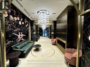 771 Yonge St in Toronto, ON - Building Photo - Building Photo