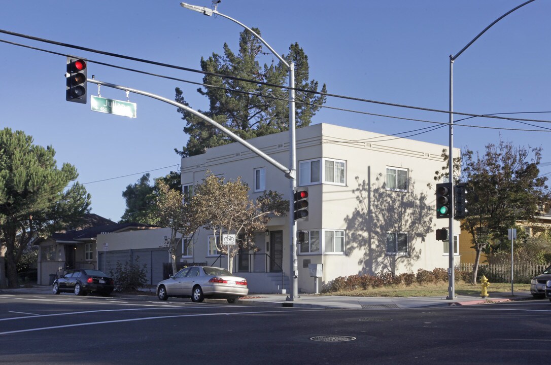 300 N 11th St in San Jose, CA - Building Photo