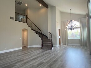 1957 St Patrick Ln in Roseville, CA - Building Photo - Building Photo