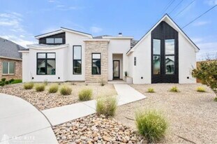 7819 57th St in Lubbock, TX - Building Photo