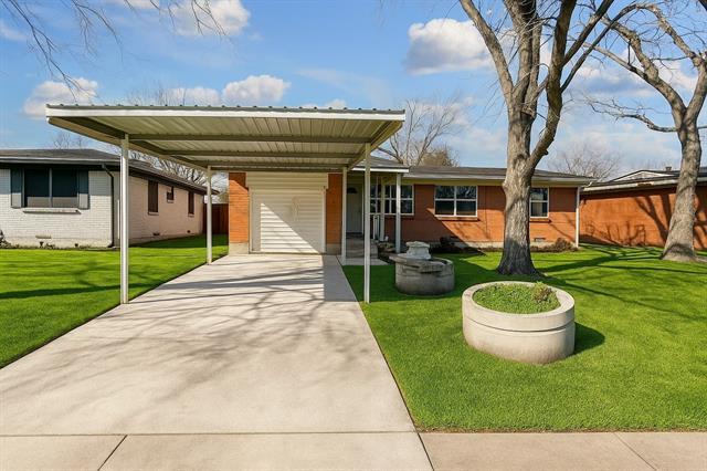 property at 1729 Longview St