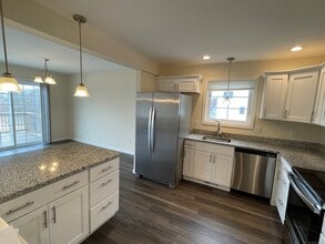 28 Woodside Dr in Tolland, CT - Building Photo - Building Photo