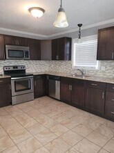 7624 Baltimore Ave in Kansas City, MO - Building Photo - Building Photo