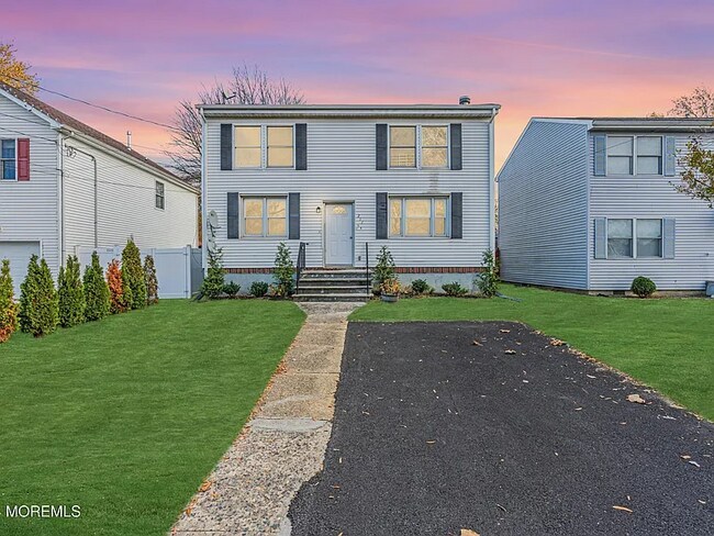 211 Delaware Ave in Cliffwood, NJ - Building Photo - Building Photo