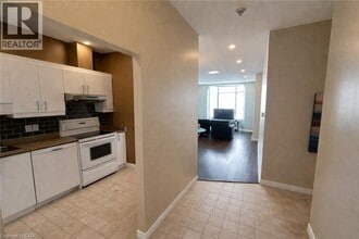 5 Ogilvie St in Hamilton, ON - Building Photo - Building Photo