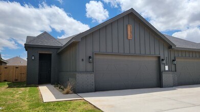 7123 22nd Pl in Lubbock, TX - Building Photo - Building Photo