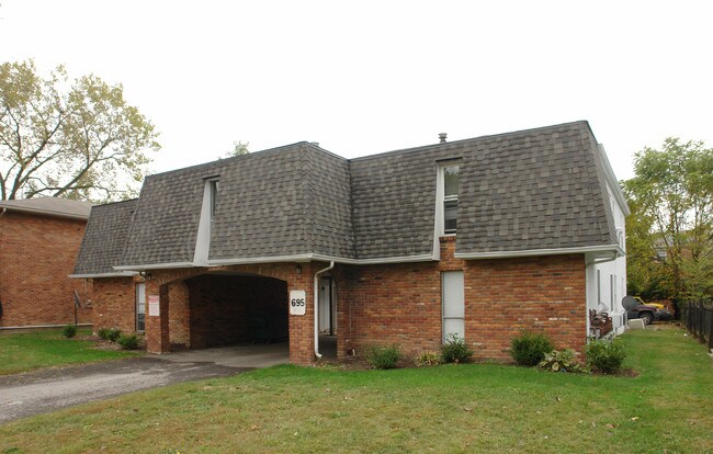 695 Riverview Dr in Columbus, OH - Building Photo - Building Photo