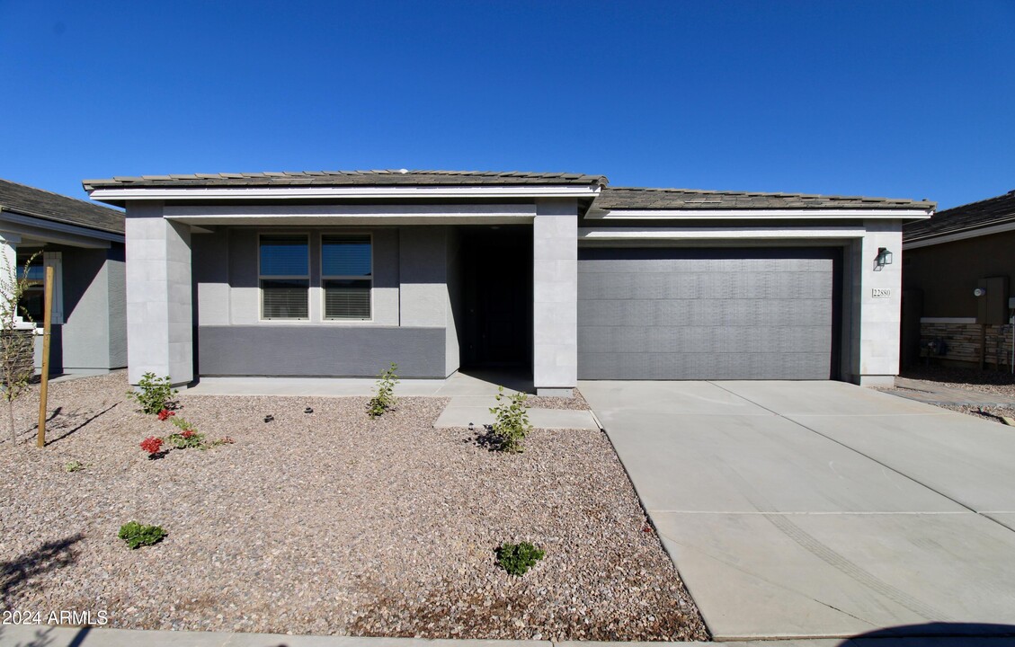 22880 E Roundup Way in Queen Creek, AZ - Foto de edificio