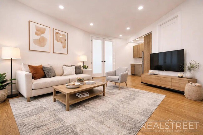 Modern Williamsburg Apartment w/ W/D, Central A/C & Shared Roof Deck