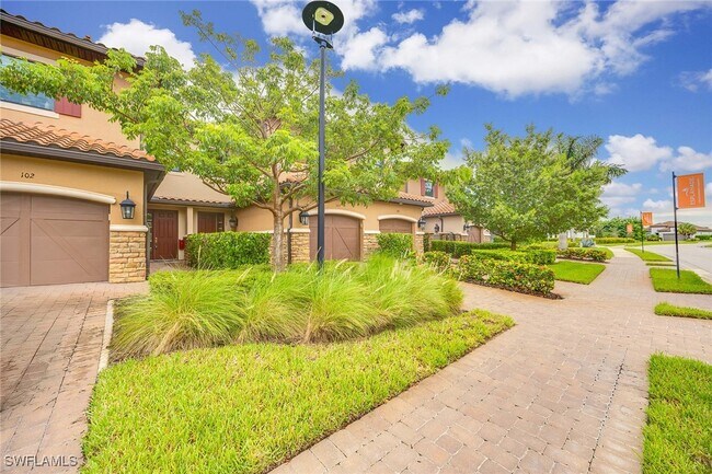 15256 Zeno Wy in Naples, FL - Foto de edificio - Building Photo