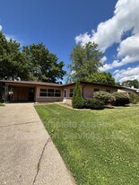 910 W 56th Ave in Merrillville, IN - Building Photo