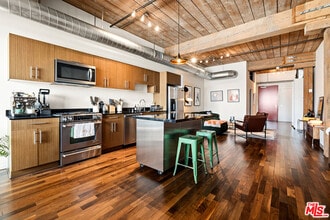 530 S Hewitt St in Los Angeles, CA - Building Photo - Building Photo