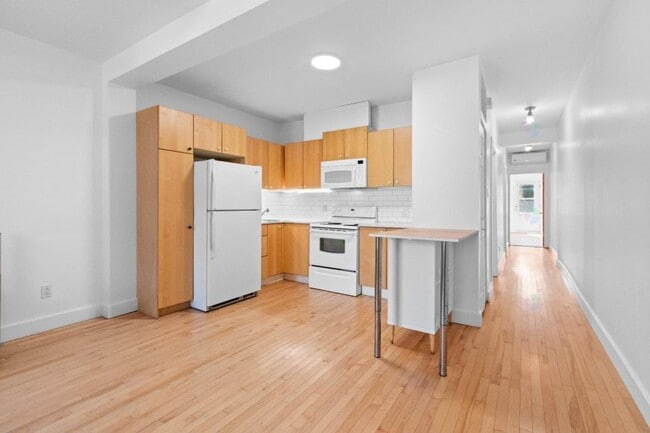 110 Willibrord Rue in Verdun, QC - Building Photo - Building Photo