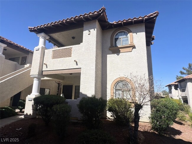 property at 1403 Santa Margarita St