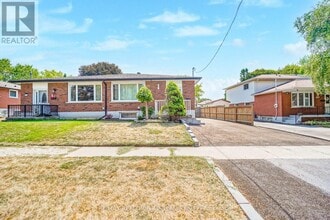 20 Little Ave in Bowmanville, ON - Building Photo - Building Photo