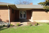 2821 Southwood Dr in Dallas, TX - Building Photo - Building Photo