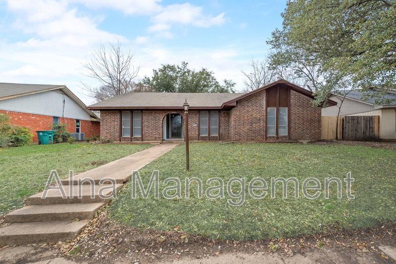 1816 Bolingbroke Pl in Fort Worth, TX - Building Photo