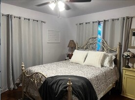 2 W Campus Ave. in Visalia, CA - Building Photo